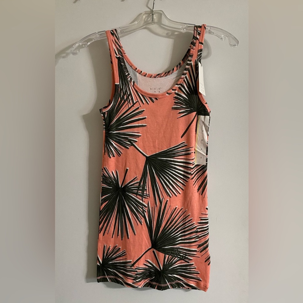 a n d e a w y women’s Coral Palm Print Tank Top